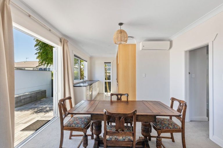Photo of property in 130 Vivian Street, New Plymouth, 4310