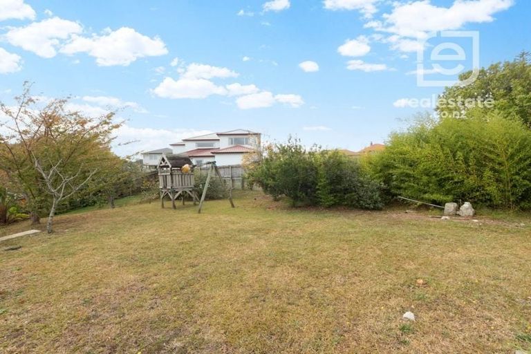 Photo of property in 6a Waari Avenue, Sunnyvale, Auckland, 0612