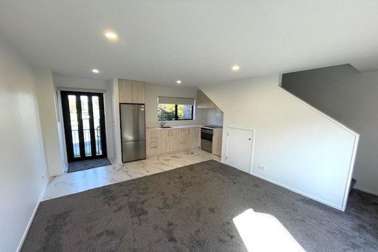 Photo of property in 2/57 Taikata Road, Te Atatu Peninsula, Auckland, 0610