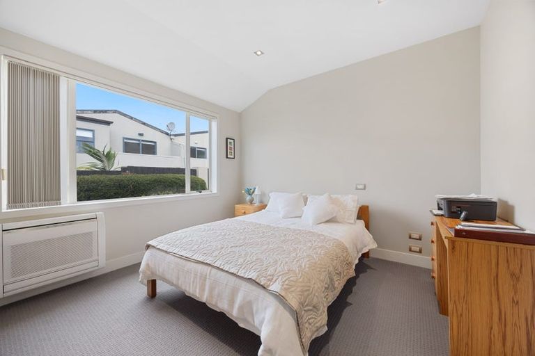 Photo of property in 22 Bluefin Way, West Harbour, Auckland, 0618