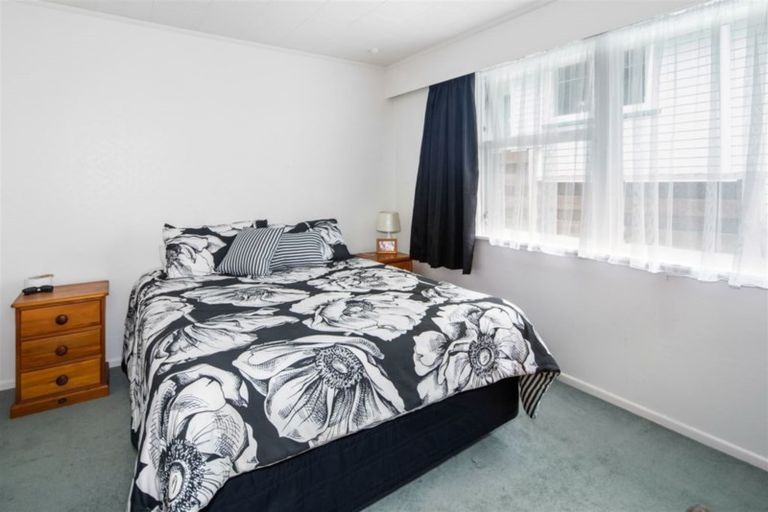 Photo of property in 3 Terrance Grove, Paparangi, Wellington, 6037