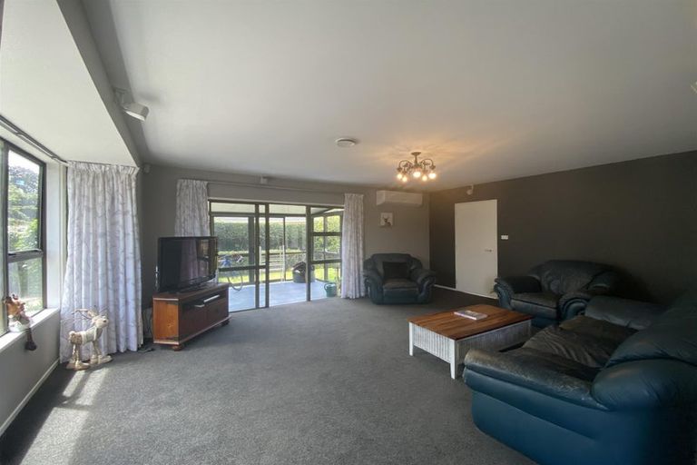 Photo of property in 39 Camberwell Place, Avonhead, Christchurch, 8042