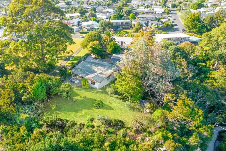 Photo of property in 28 Dawnhaven Drive, Te Atatu Peninsula, Auckland, 0610