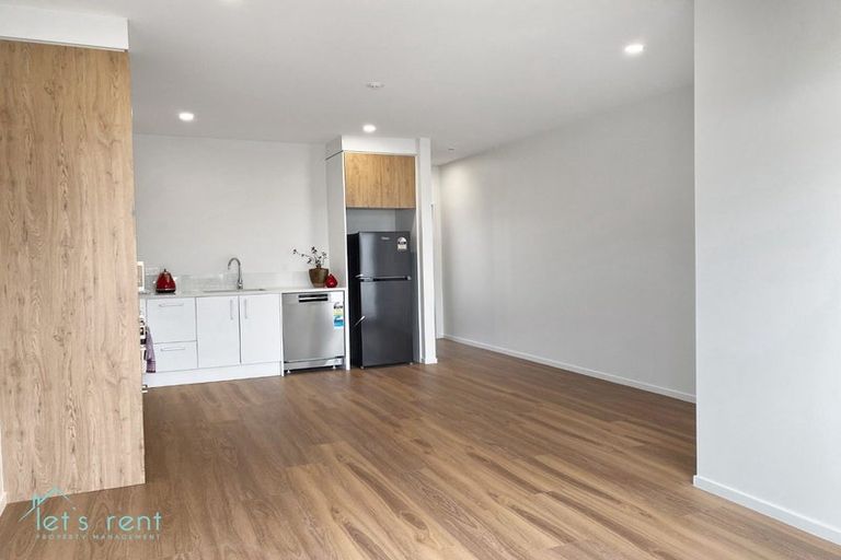 Photo of property in 588e Te Atatu Road, Te Atatu Peninsula, Auckland, 0610