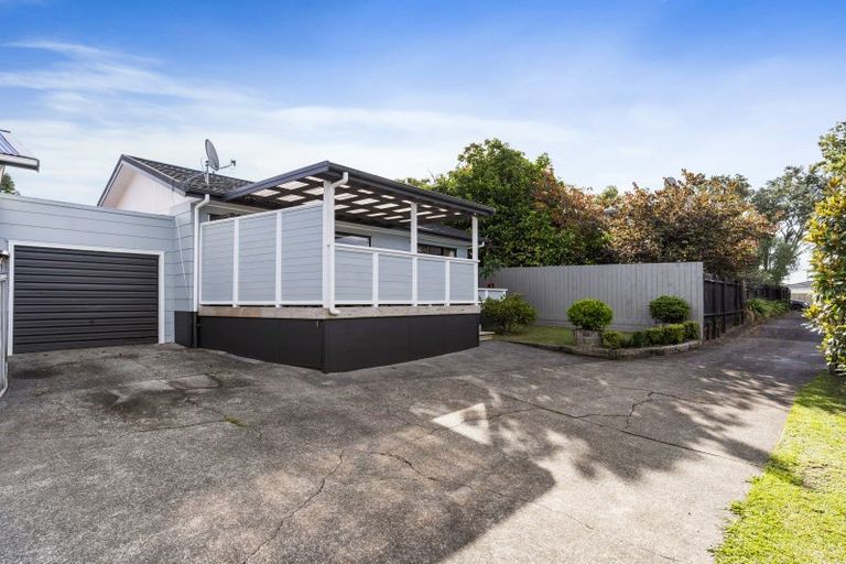 Photo of property in 2/9 Lancaster Road, Beach Haven, Auckland, 0626