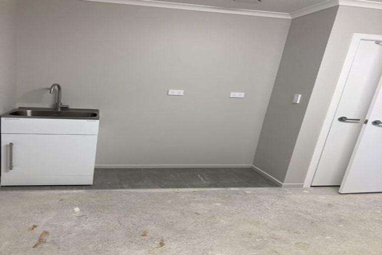 Photo of property in 49u2 Holland Road, Fairfield, Hamilton, 3214