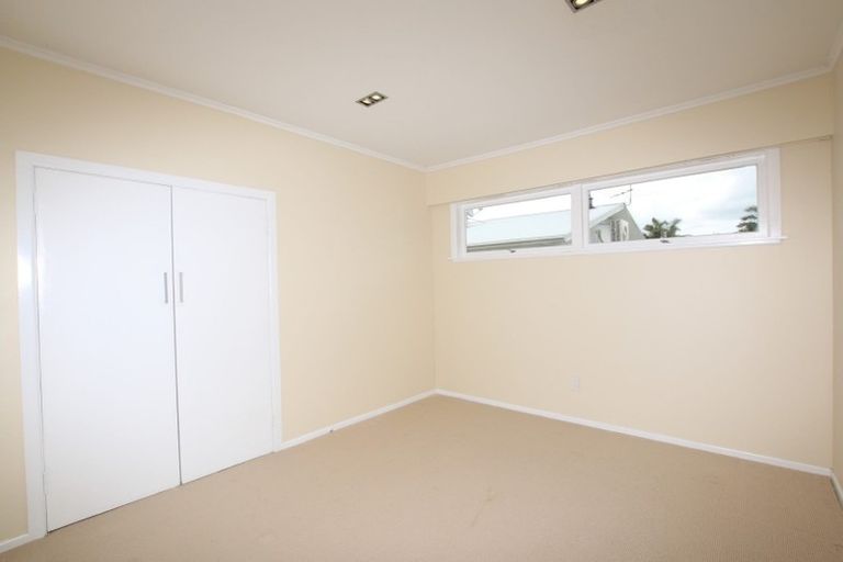 Photo of property in 12 City View Terrace, Birkenhead, Auckland, 0626