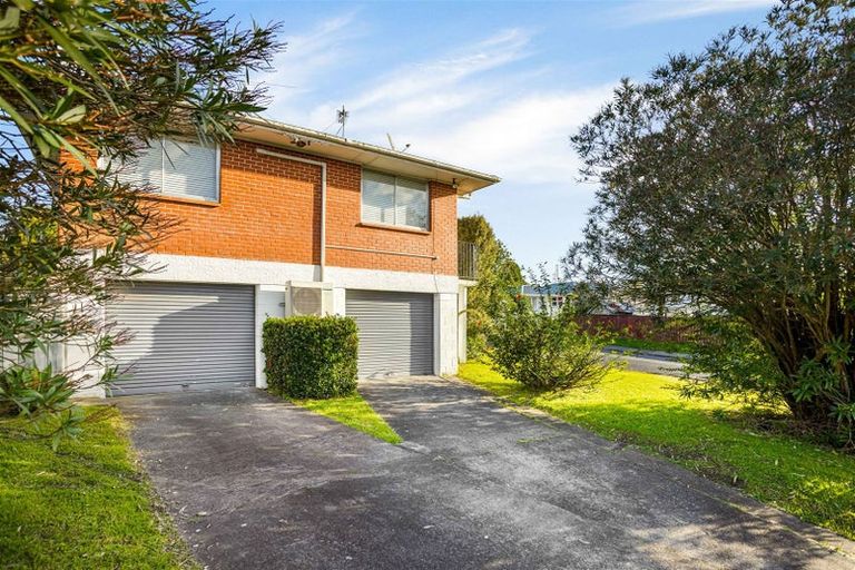 Photo of property in 2/61 Royal View Road, Te Atatu South, Auckland, 0610