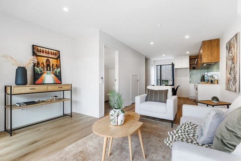 Photo of property in 21 Divich Avenue, Te Atatu South, Auckland, 0610