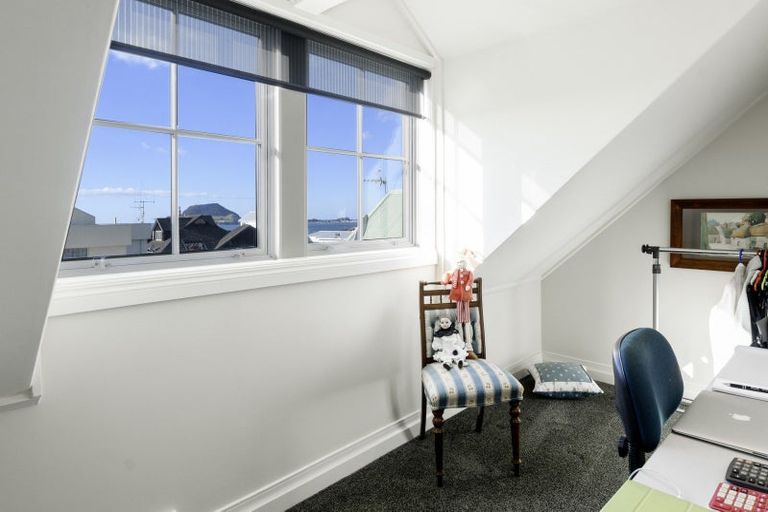 Photo of property in 16 Hinewa Road, Otumoetai, Tauranga, 3110