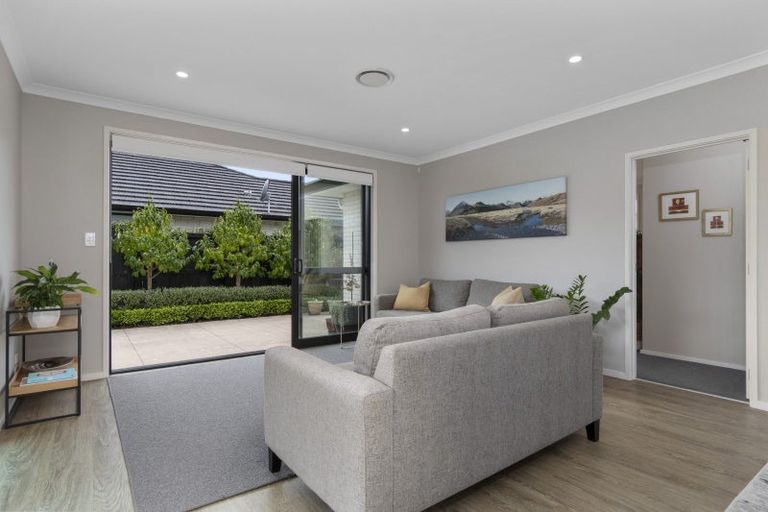 Photo of property in 15 Charlotte Drive, Omokoroa, 3114