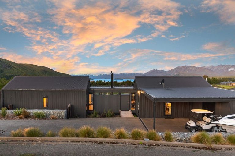 Photo of property in 35 D'archiac Drive, Lake Tekapo, 7999