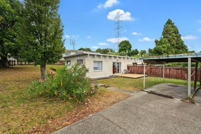 Photo of property in 1/21 Reynella Drive, Massey, Auckland, 0614
