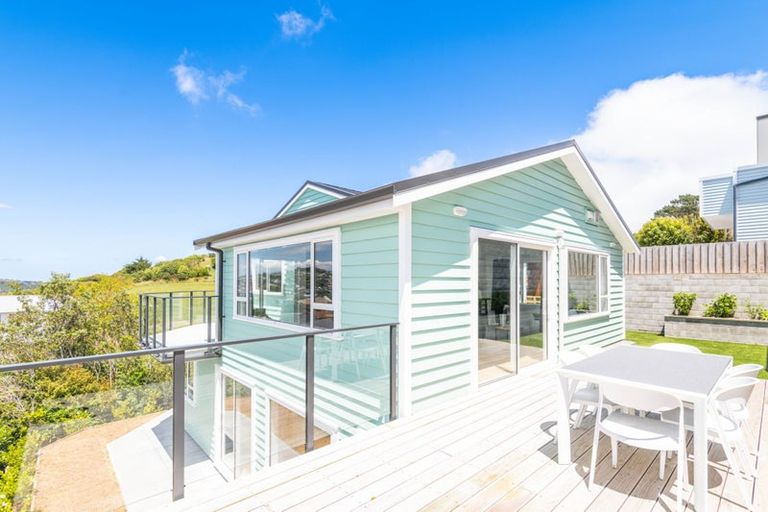 Photo of property in 4 Cunliffe Street, Johnsonville, Wellington, 6037