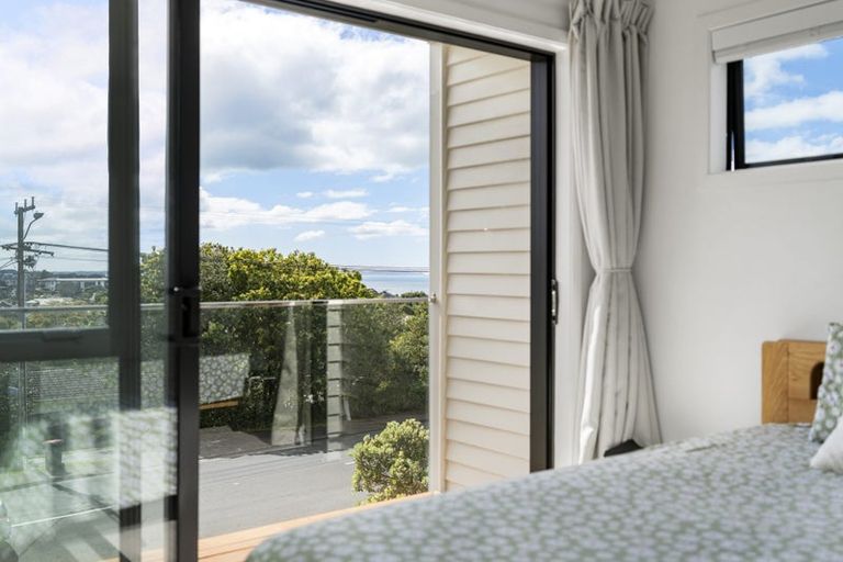 Photo of property in 562a Beach Road, Rothesay Bay, Auckland, 0630