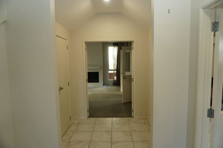 Photo of property in 24 Leburn Crescent, Flat Bush, Auckland, 2016