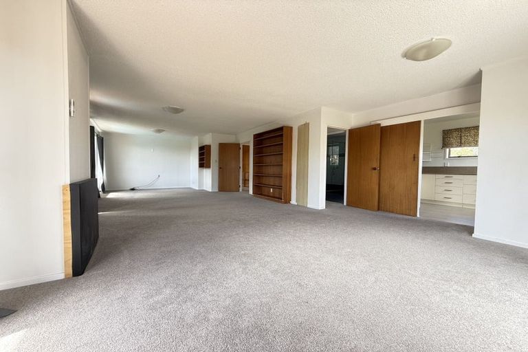 Photo of property in 2/17 Glenvar Road, Torbay, Auckland, 0630