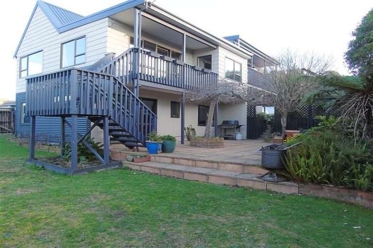 Photo of property in 25 Longitude Place, Whitby, Porirua, 5024