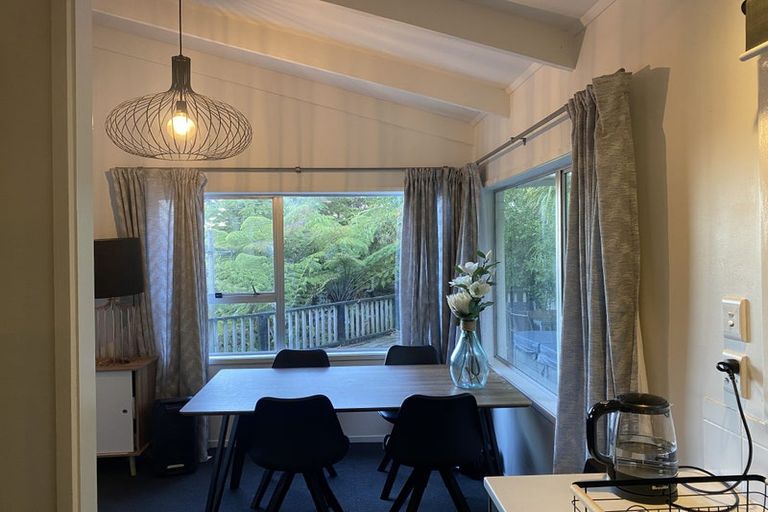 Photo of property in 1/10 Vonnell Place, Birkdale, Auckland, 0626