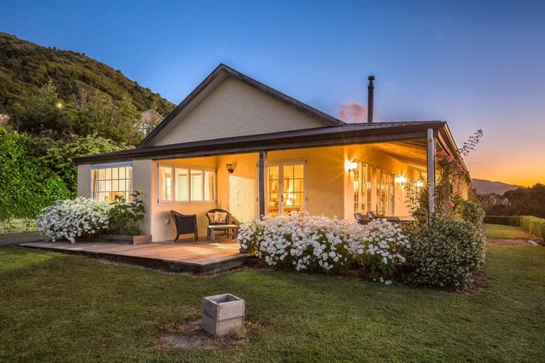 Photo of property in 17 Kea Street, Waikanae, 5036