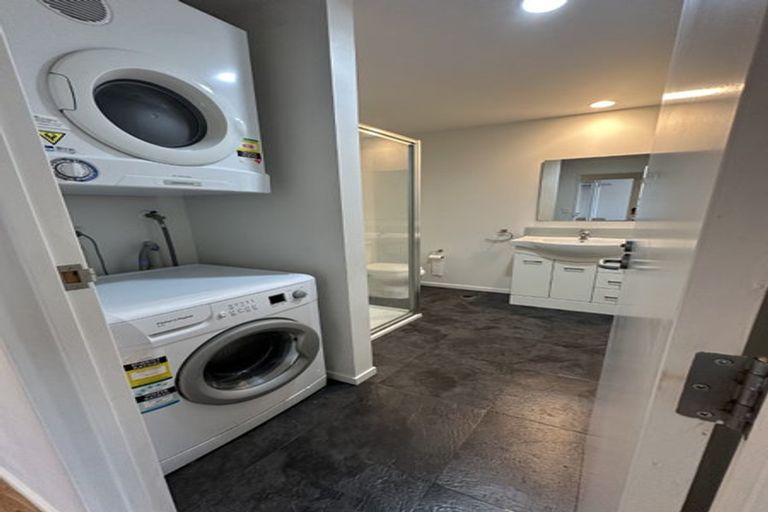 Photo of property in 2 Torrens Terrace, Mount Cook, Wellington, 6011