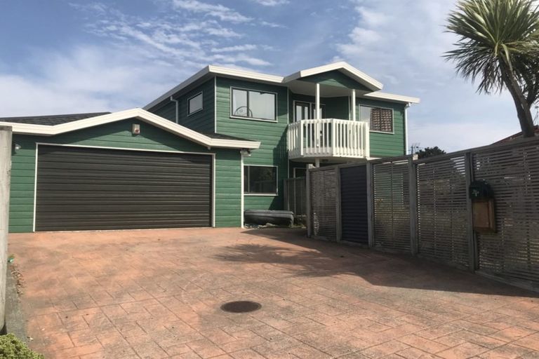 Photo of property in 4 Bathgate Street, Johnsonville, Wellington, 6037