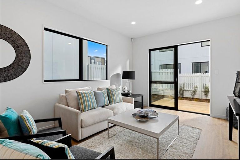 Photo of property in 26 Bristol Freighter Road, Hobsonville, 0616
