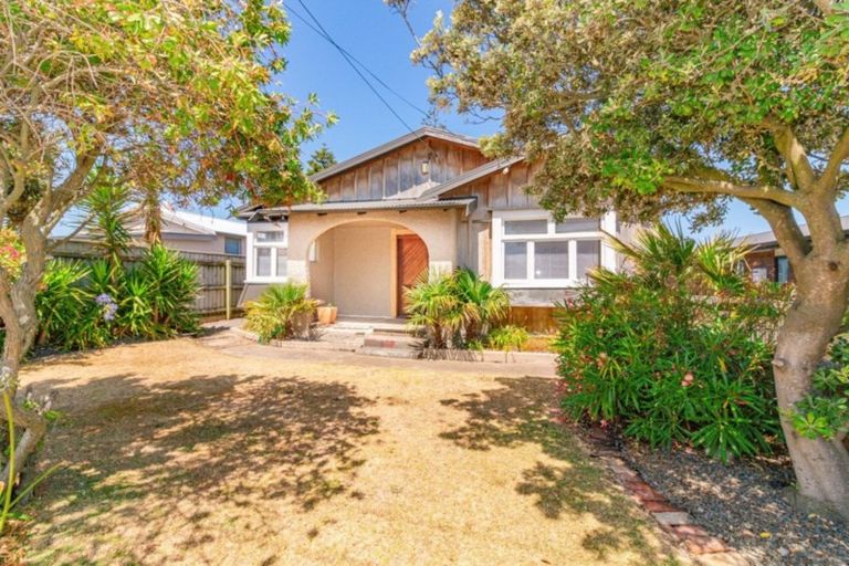 Photo of property in 11 Ashton Terrace, Castlecliff, Whanganui, 4501