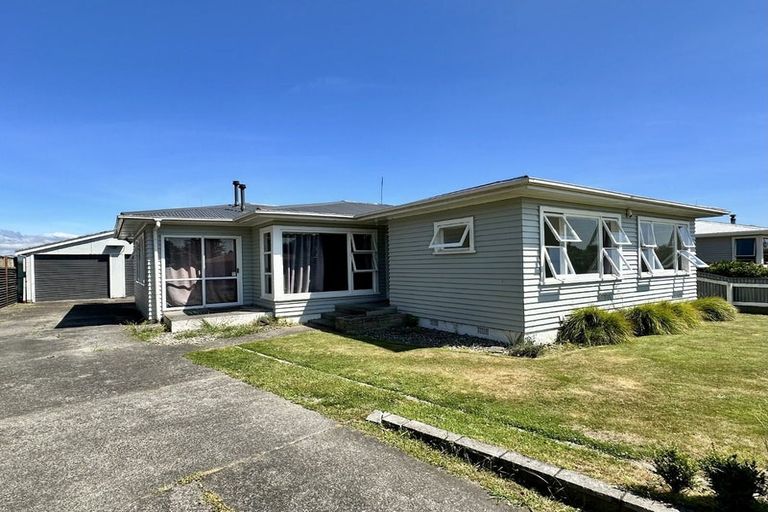Photo of property in 22 Somerset Crescent, Highbury, Palmerston North, 4412