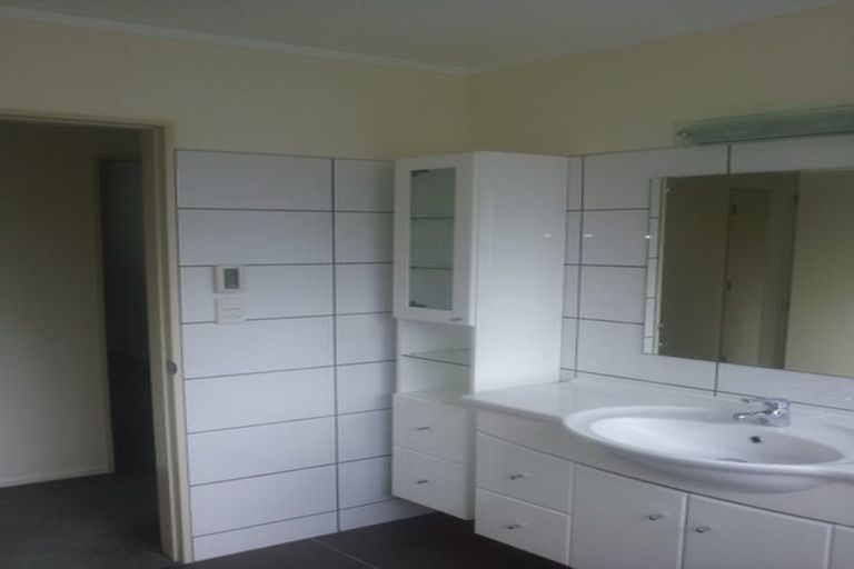 Photo of property in 28 Helvetia Grove, Naenae, Lower Hutt, 5011