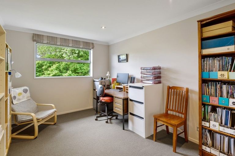 Photo of property in 6a Gleneagles Terrace, Ilam, Christchurch, 8053