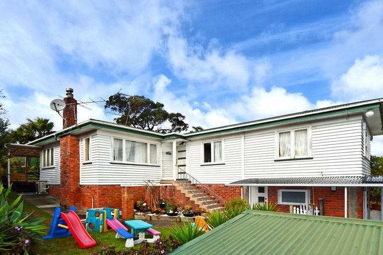 Photo of property in 27 Moire Road, Massey, Auckland, 0614