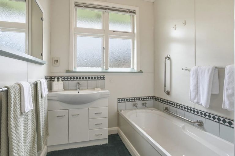 Photo of property in 30 Somerville Street, Andersons Bay, Dunedin, 9013