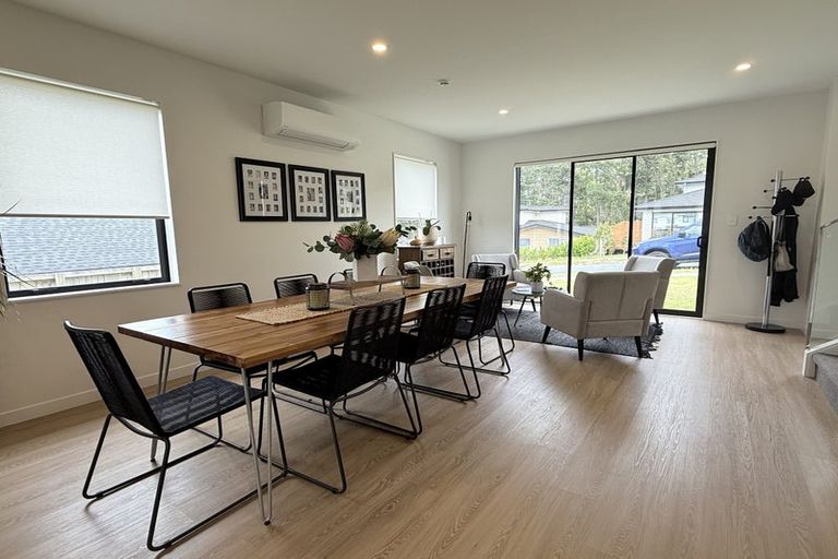 Photo of property in 10 Maraeariki Avenue, Orewa, 0931