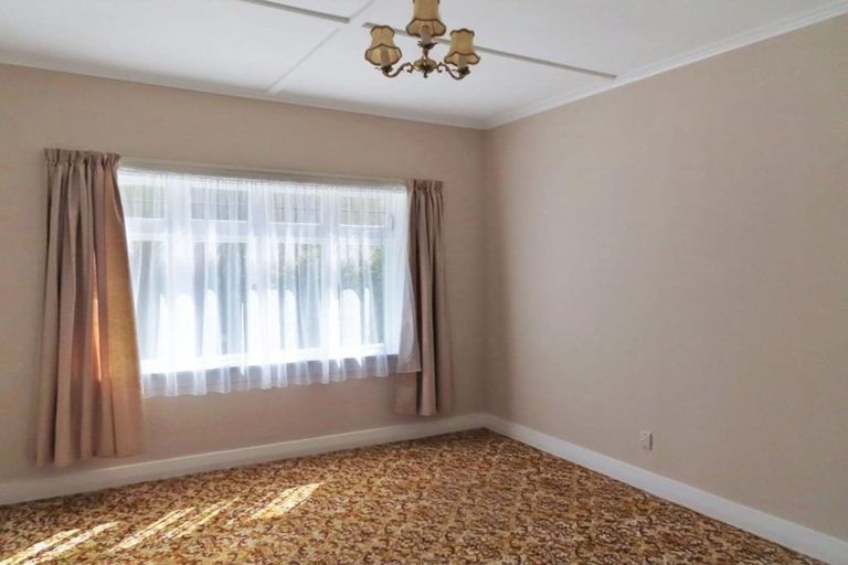 Photo of property in 13 Severn Street, Island Bay, Wellington, 6023