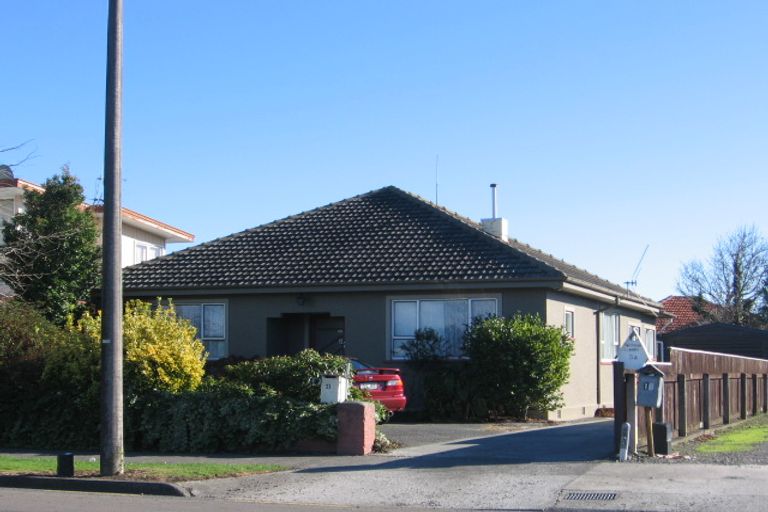 Photo of property in 11 Featherston Street, Takaro, Palmerston North, 4412