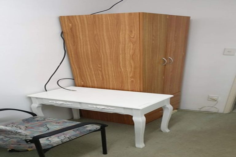 Photo of property in 21 High Road, Glenfield, Auckland, 0629