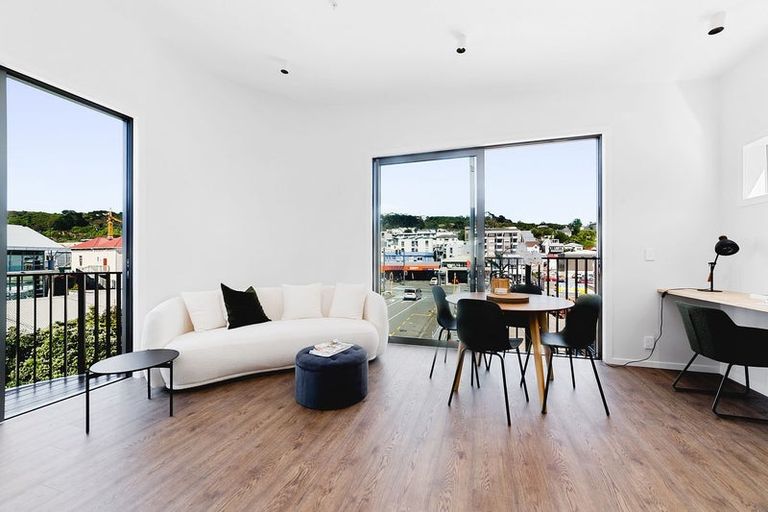 Photo of property in 12 Hugh Street, Mount Cook, Wellington, 6021