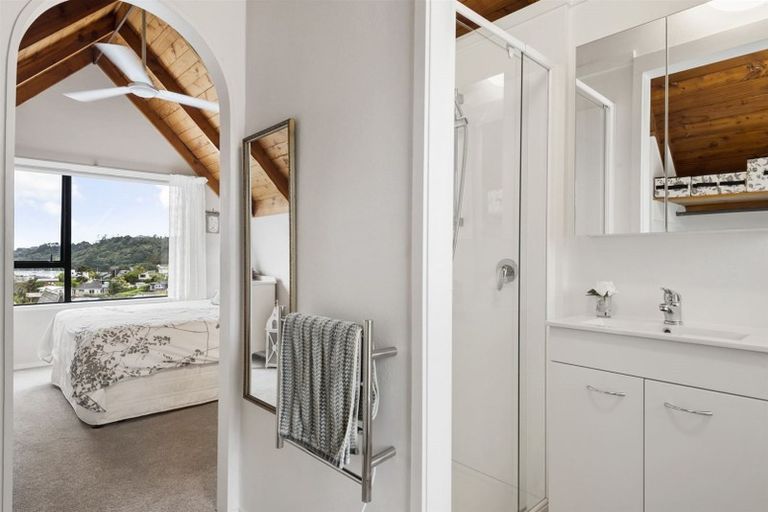 Photo of property in 1/34 Oruamo Place, Beach Haven, Auckland, 0626