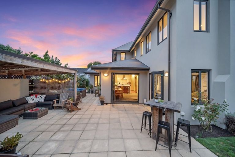 Photo of property in 2a Westburn Terrace, Burnside, Christchurch, 8041