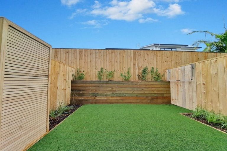 Photo of property in 7/61 Matipo Road, Te Atatu Peninsula, Auckland, 0610