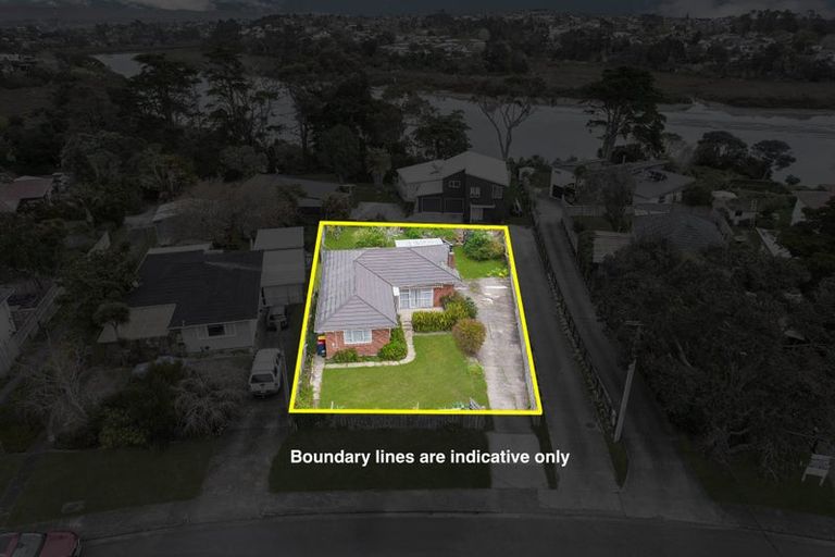 Photo of property in 30 Abbotleigh Avenue, Te Atatu Peninsula, Auckland, 0610