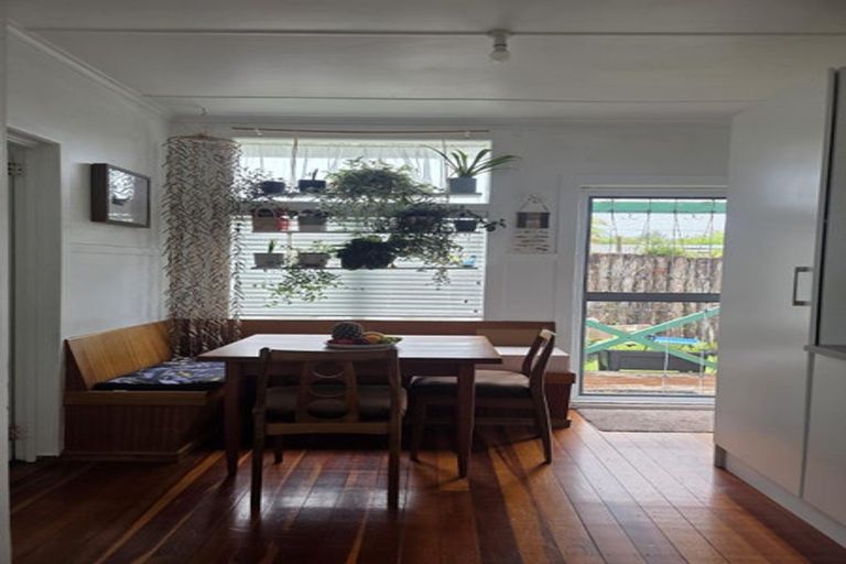 Photo of property in 1b Farnworth Avenue, Holdens Bay, Rotorua, 3010