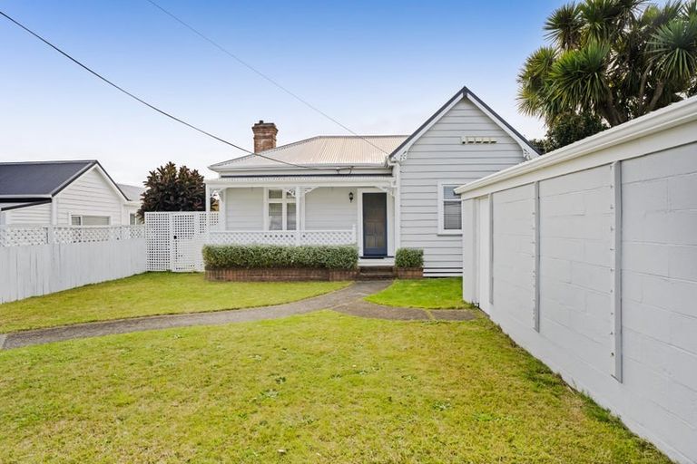Photo of property in 131 Lemon Street, New Plymouth, 4312