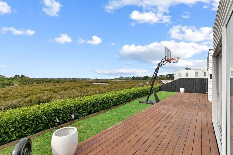 Photo of property in 57 Bayvista Drive, Karaka, Papakura, 2113