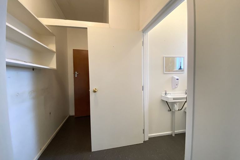 Photo of property in 379 Broadway, Stratford, 4332