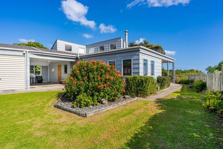 Photo of property in 28 Kelly Street, Baylys Beach, Dargaville, 0377