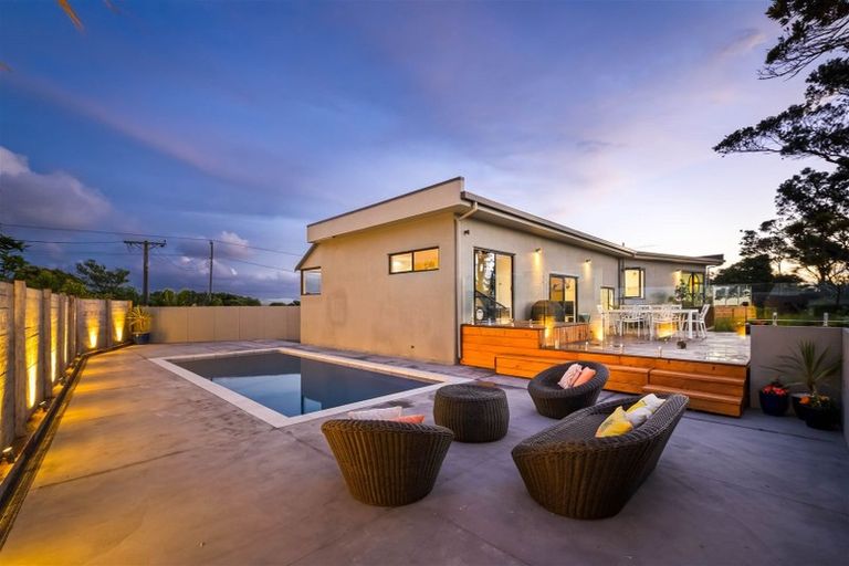 Photo of property in 107 Oaia Road, Muriwai, Waimauku, 0881