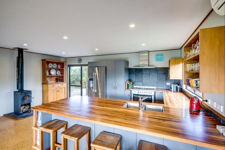 Photo of property in 43 Shoal Beach Road, Aramoana, Waipawa, 4271
