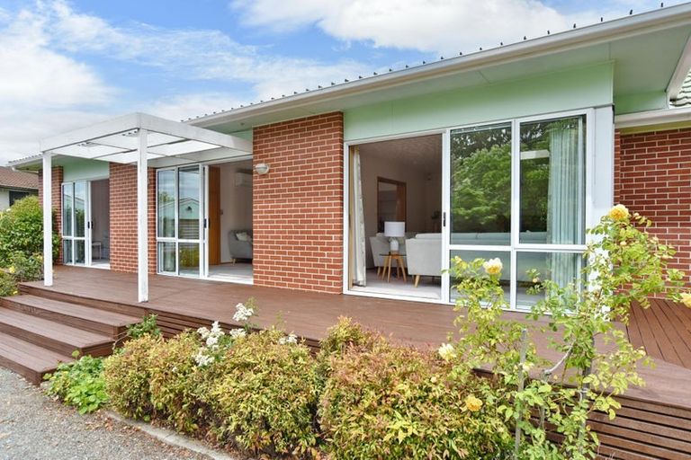 Photo of property in 16 Larch Place, Casebrook, Christchurch, 8051